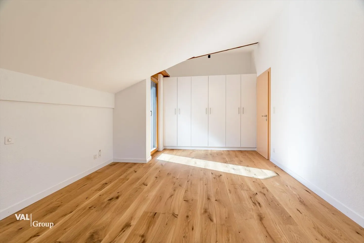 Top floor 6 rooms - Photo 12 of 13