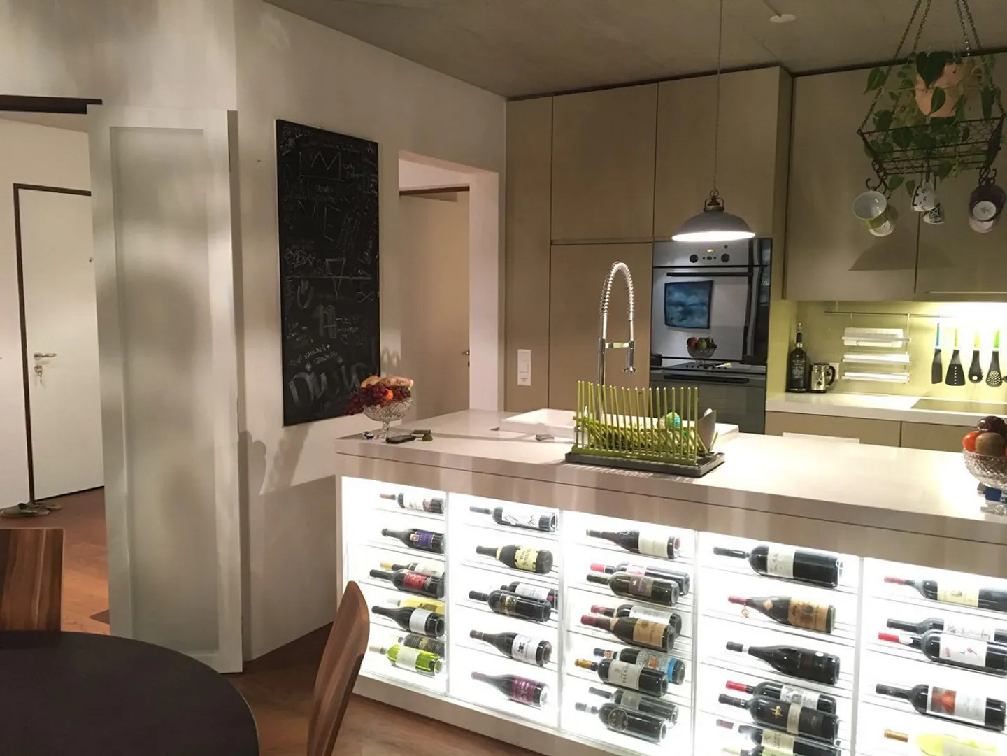 Stylish 3.5-Room Apartment in Zurich with Balcony and Garage Parking - Photo 1 of 23