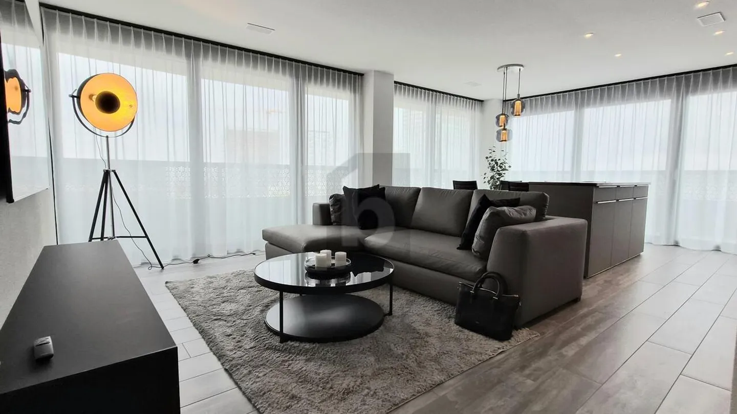 FIRST CLASS FOR COMMUTERS - Photo 1 of 6