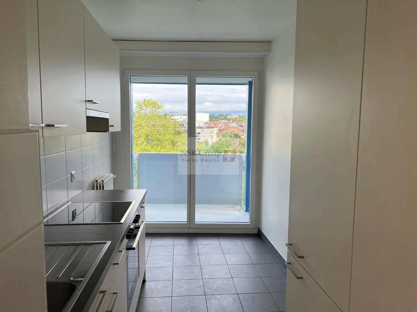 Elegant 5-room renovated apartment in the sought-after neighborhood of Carouge - Photo 12 of 12