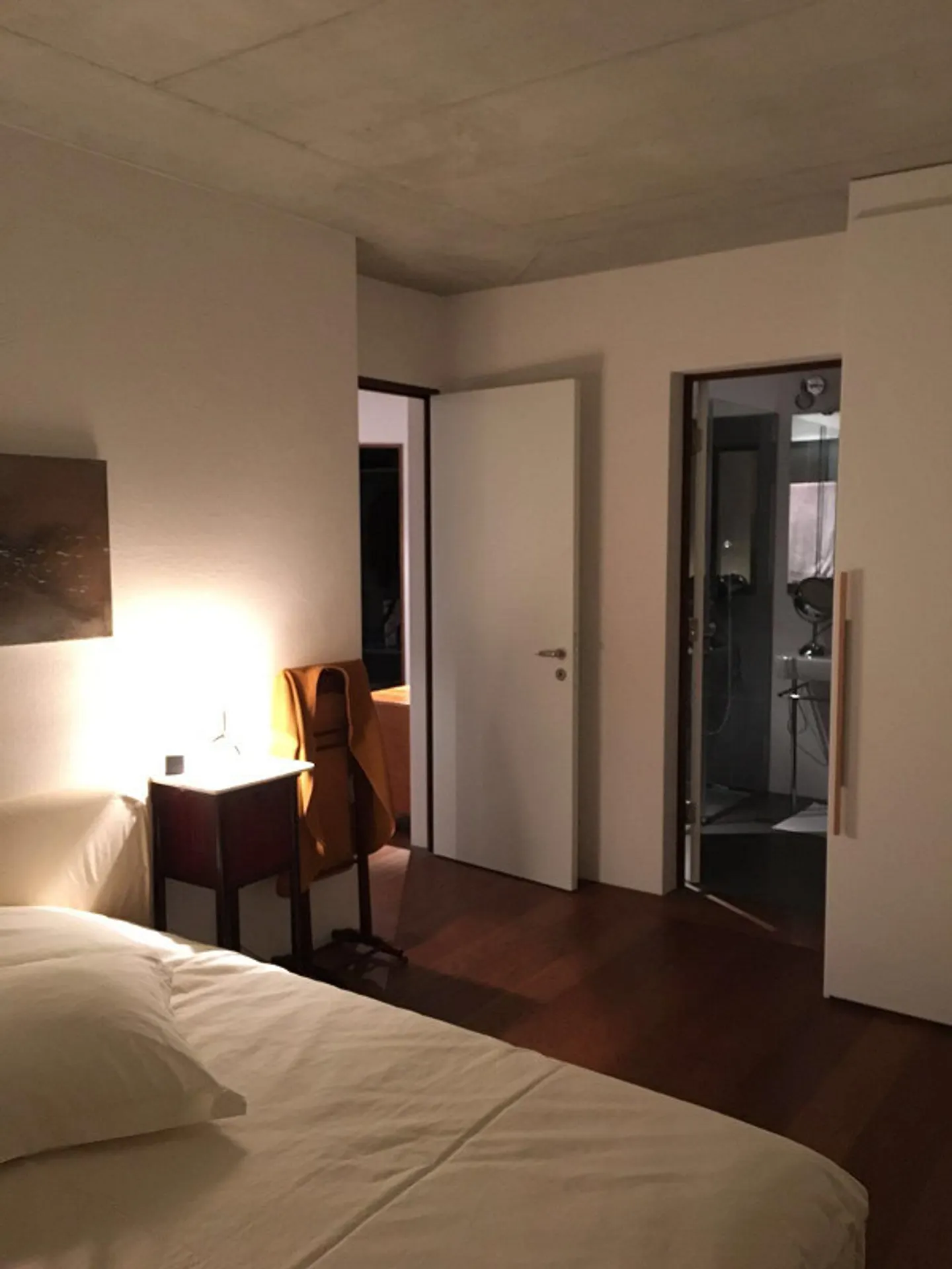 Stylish 3.5-Room Apartment in Zurich with Balcony and Garage Parking - Photo 14 of 23