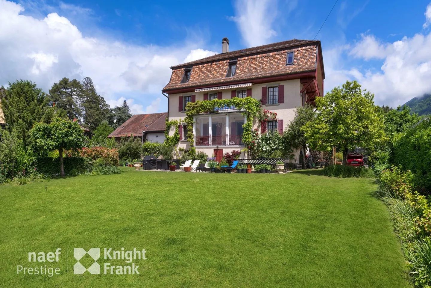 Family house with lots of character and 10 rooms for sale in St-Légier - Photo 2 of 7