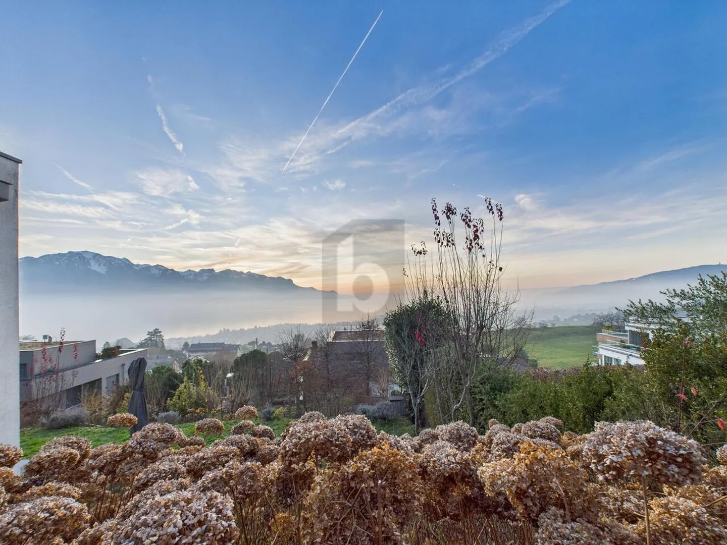 LUXURIOUS REFUGE WITH PANORAMA AND GARDEN - Photo 1 of 6