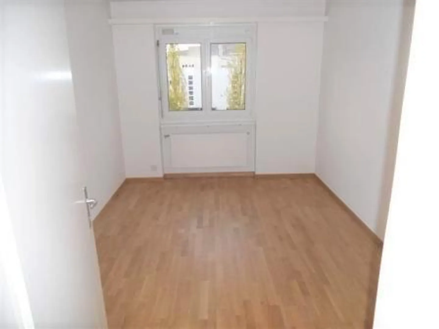 Zone résidentielle ensoleillée et calme - Photo 8 sur 8