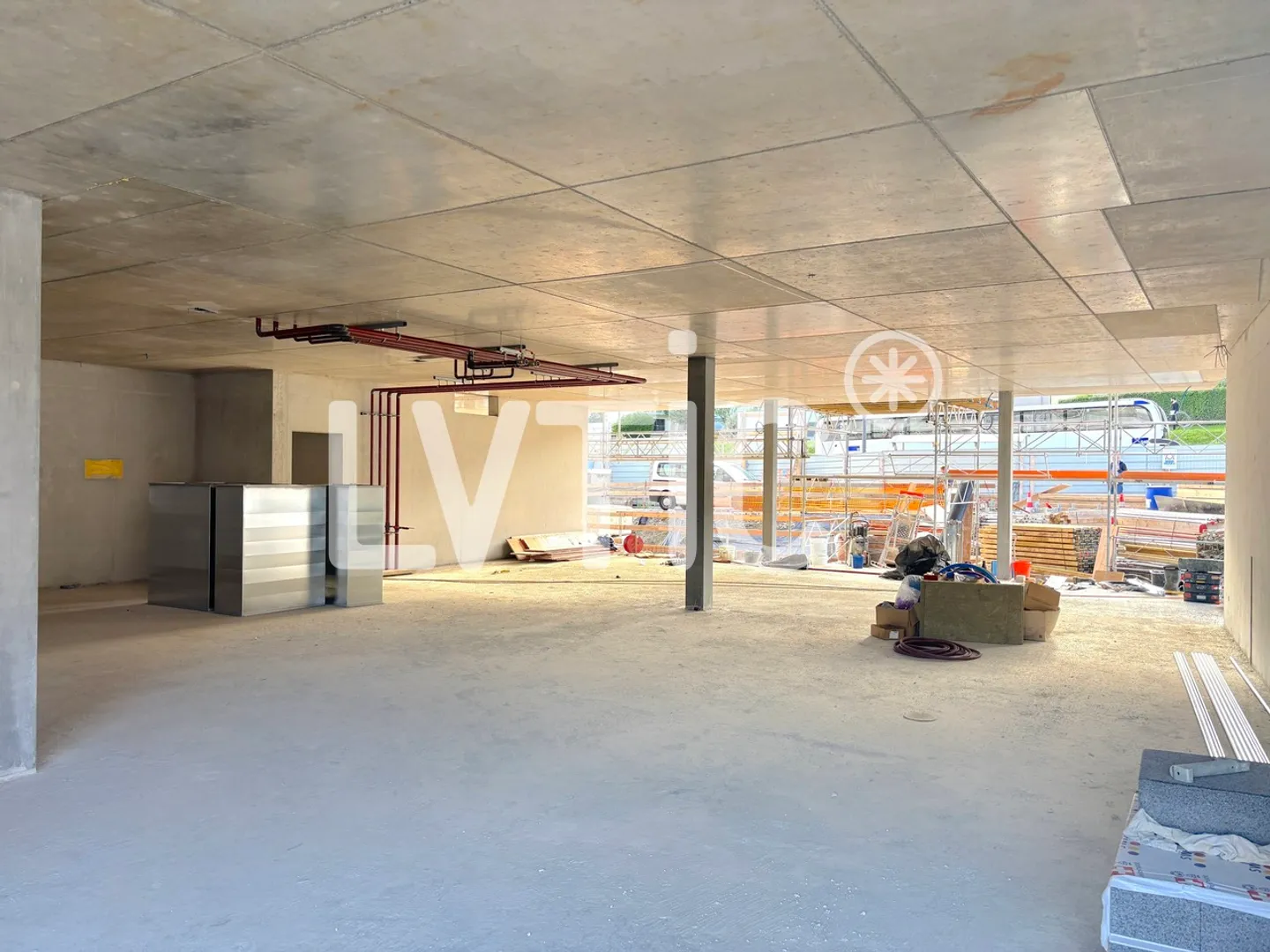 Spazi commerciali, showroom, uffici di 1060 m2 divisibili in affitto a Cugy VD - Foto 3 di 6