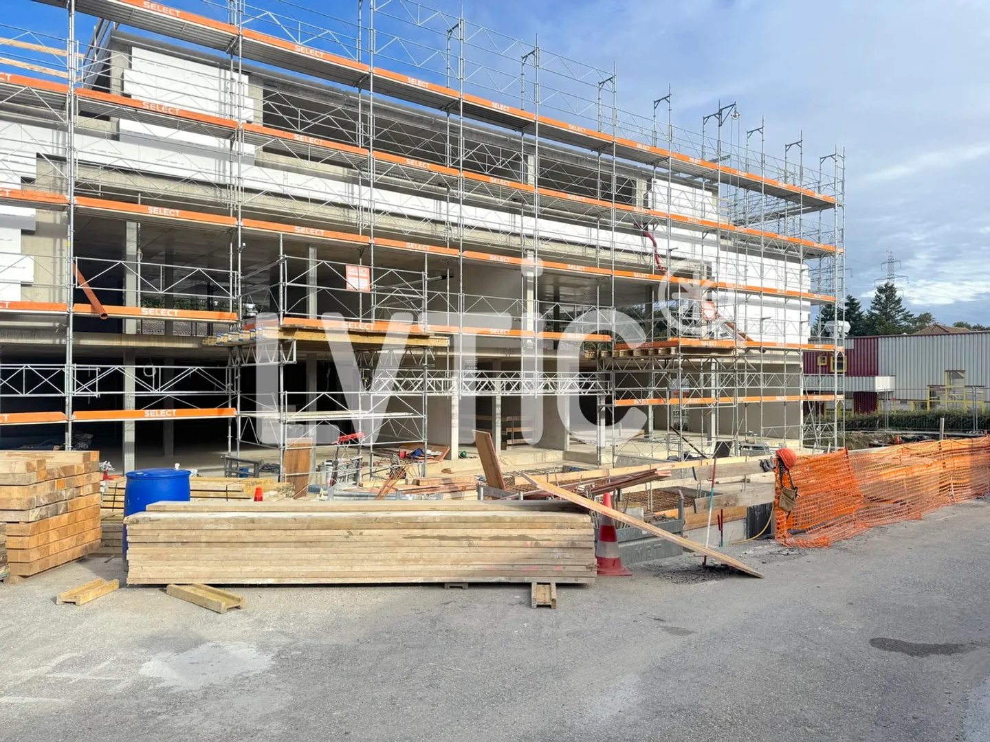 Spazi commerciali, showroom, uffici di 1060 m2 divisibili in affitto a Cugy VD - Foto 4 di 6