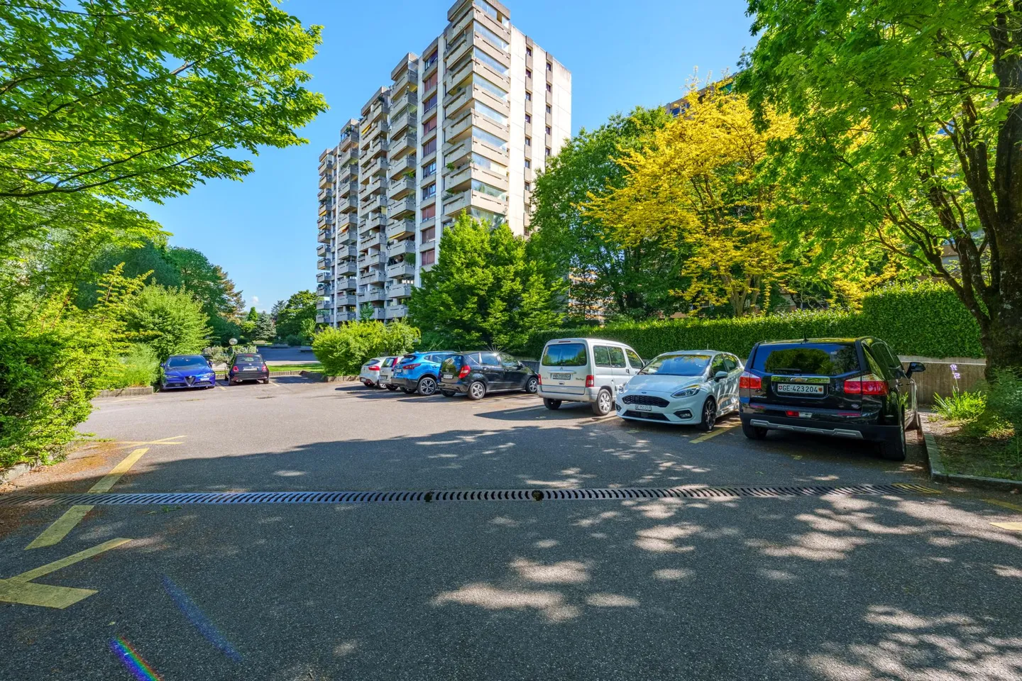 Spacious 6-room apartment featuring panoramic views of the Jura - Photo 14 of 16
