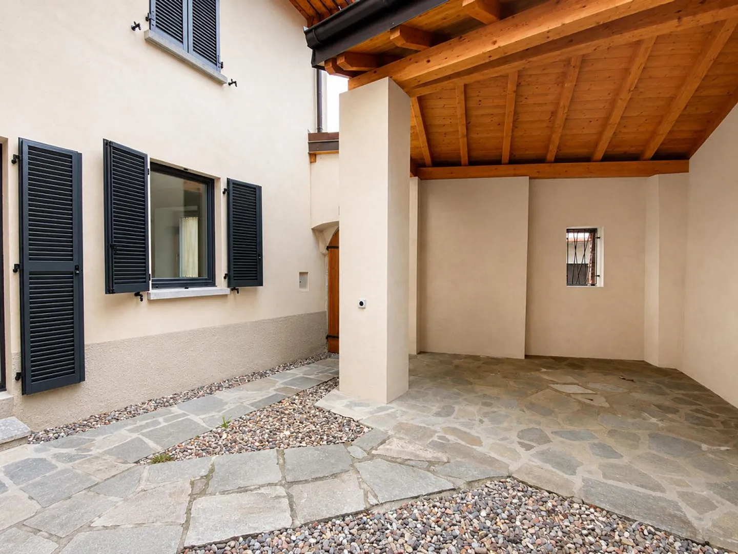 Appartamento elegante con patio privato - Foto 1 di 9