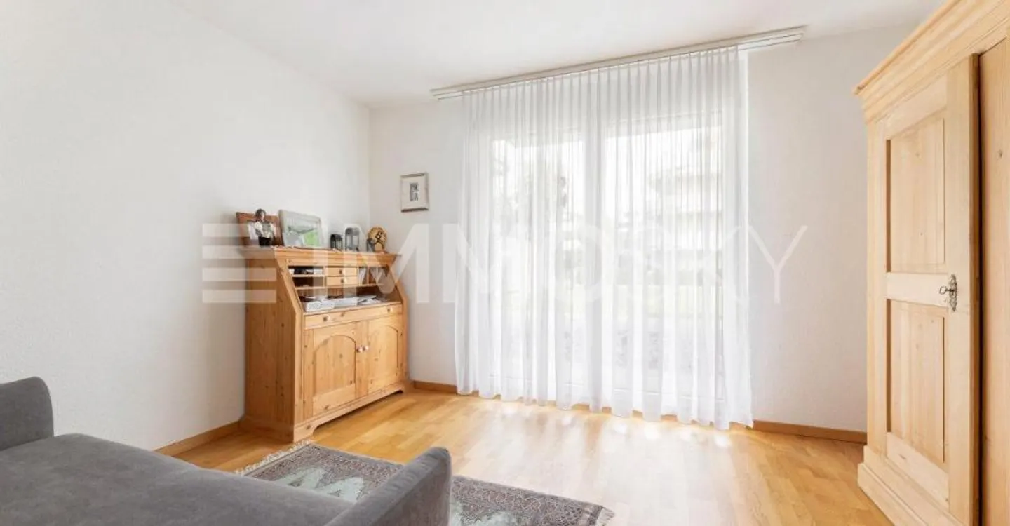 Light and Sun: Attractive Apartment with Two Seating Areas - Photo 4 of 5