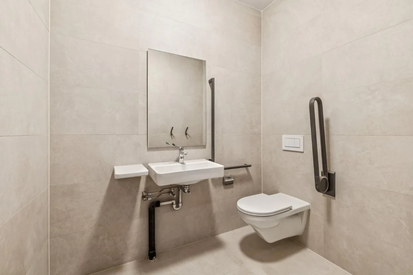 Prime Commercial Space in Basel - Photo 6 of 10
