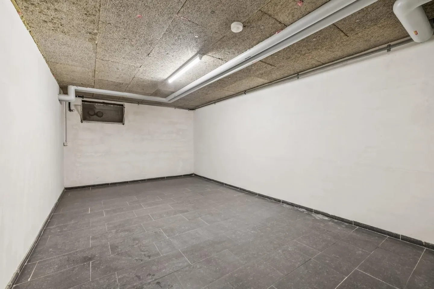 Prime Commercial Space in Basel - Photo 9 of 10