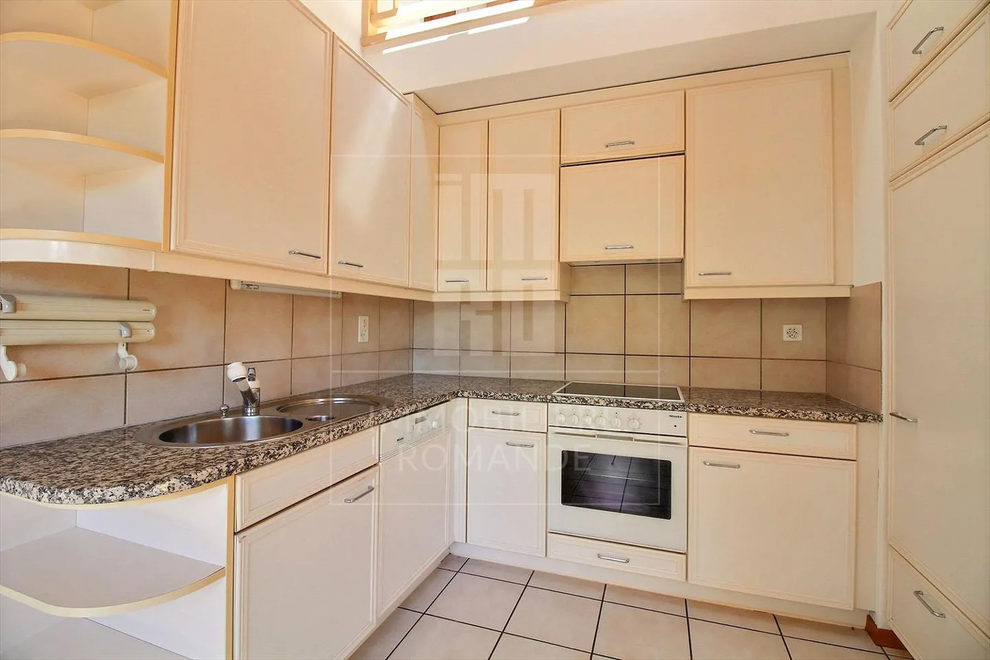 Appartamento duplex luminoso con 4,5 stanze nel centro del villaggio - Foto 5 di 13