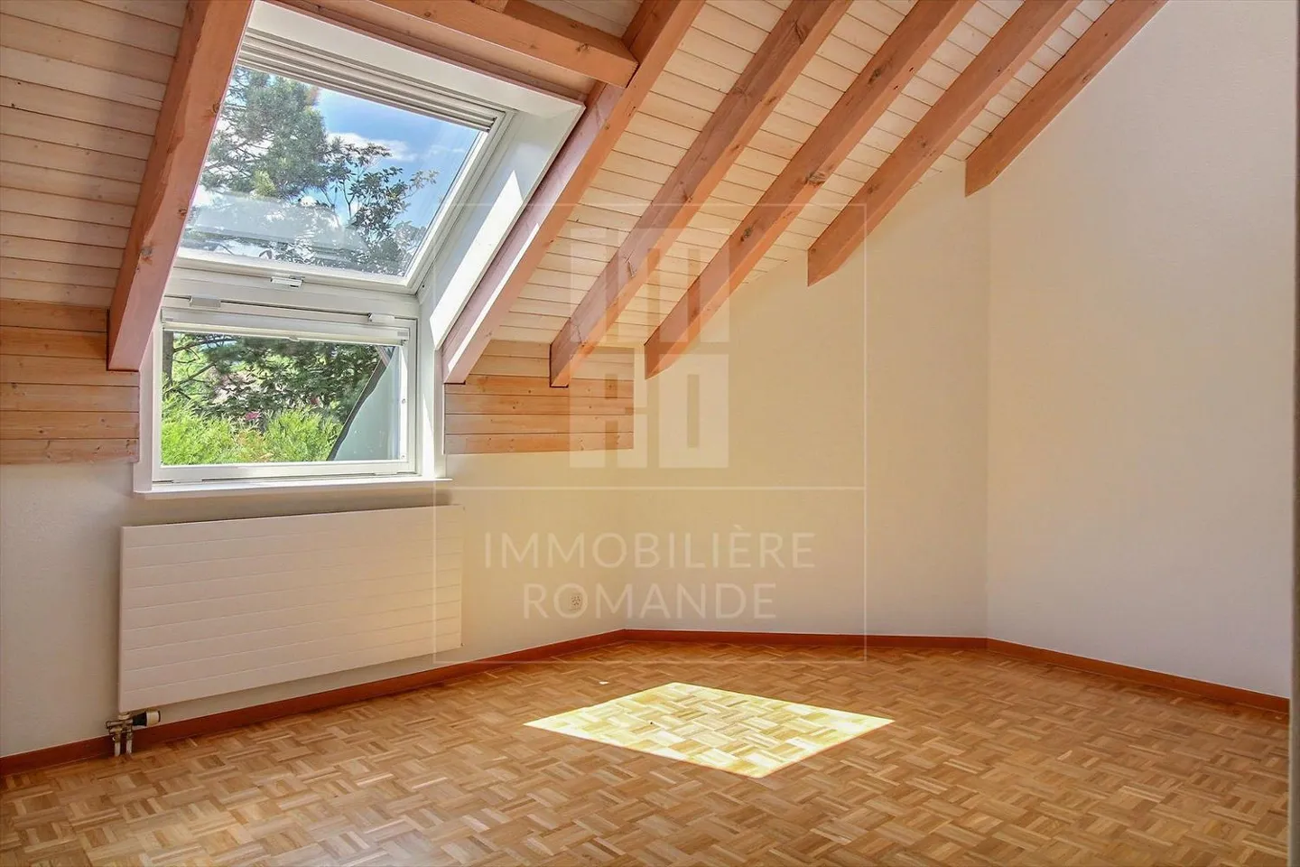 Appartamento duplex luminoso con 4,5 stanze nel centro del villaggio - Foto 6 di 13