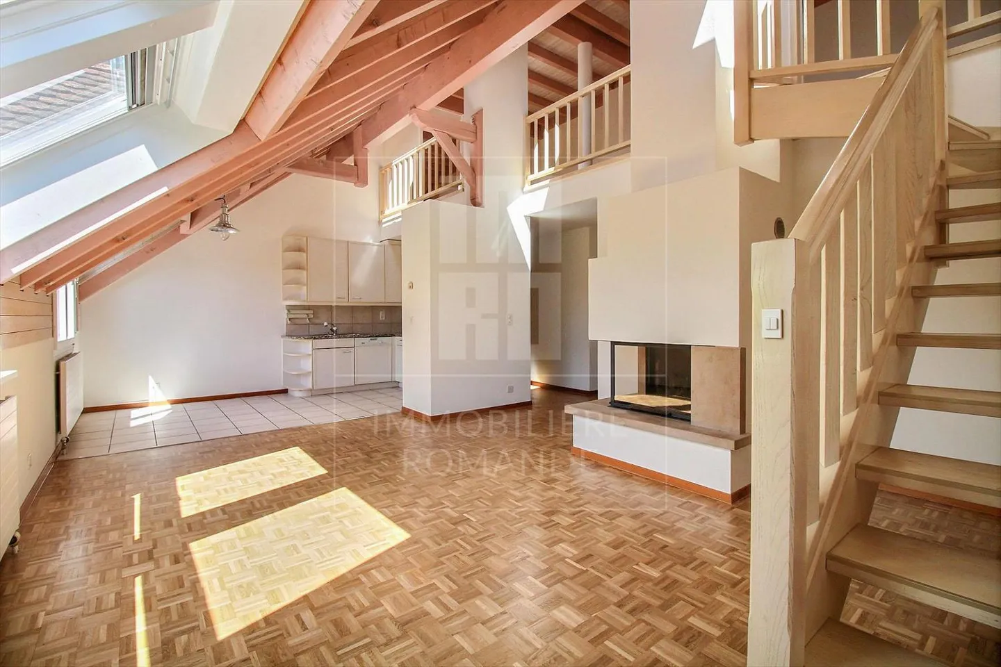 Appartamento duplex luminoso con 4,5 stanze nel centro del villaggio - Foto 1 di 13