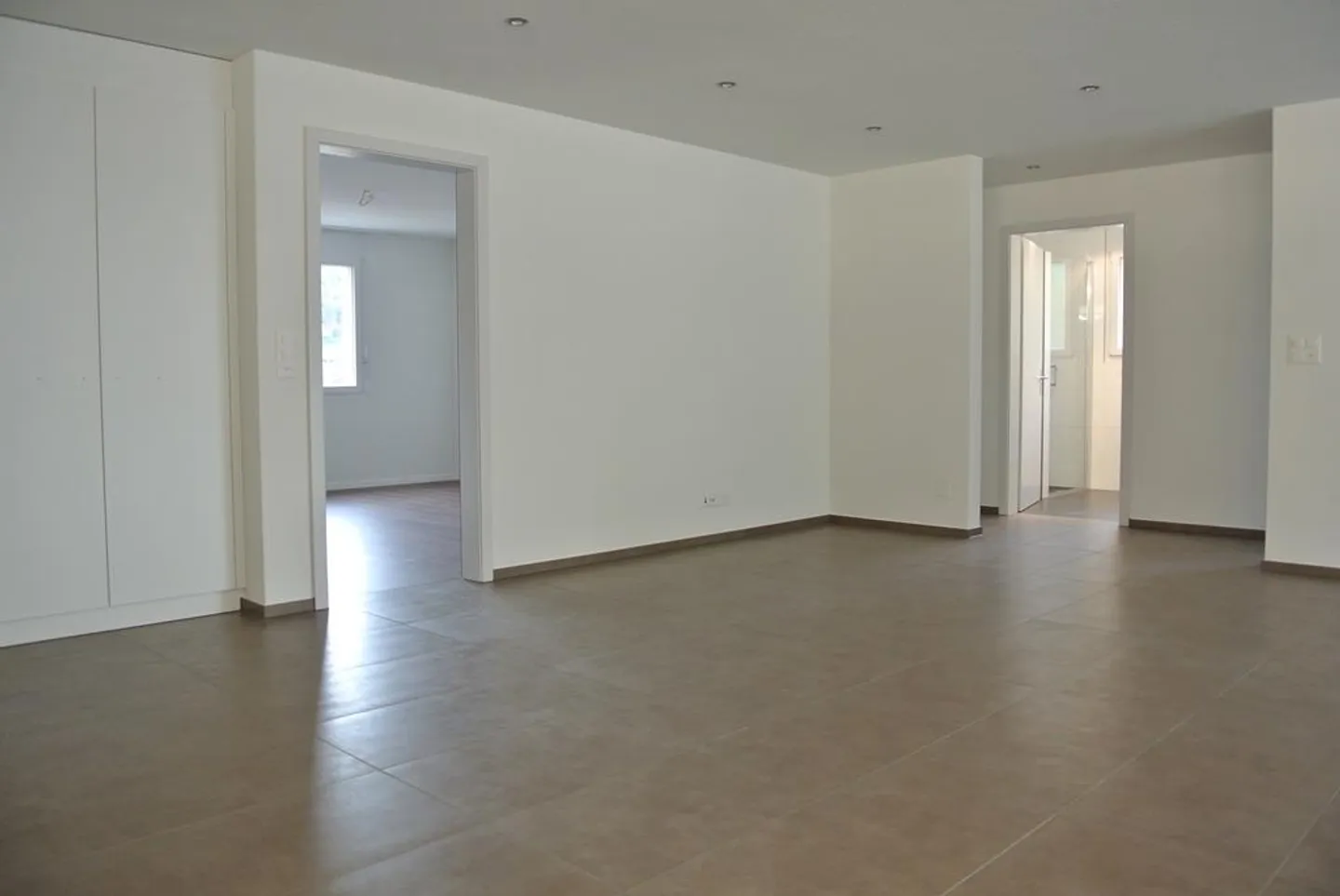 2 attraktive 4.5-ZI-Eigentumswohnungen mit Wintergarten und Balkon - Foto 8 von 12