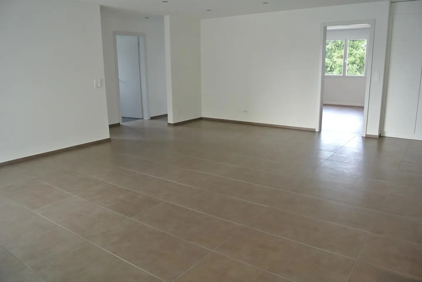 2 attraktive 4.5-ZI-Eigentumswohnungen mit Wintergarten und Balkon - Foto 9 von 12