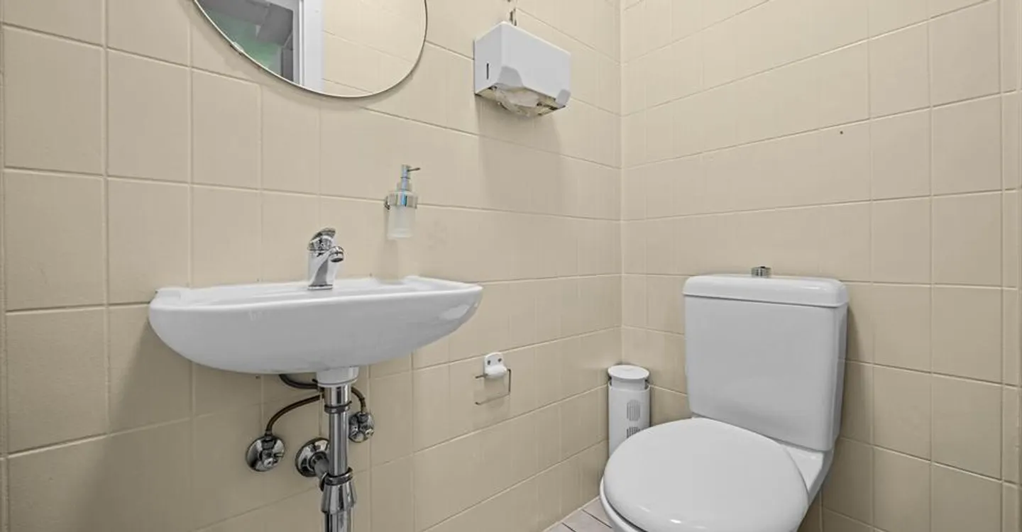 Commercial Space in Collombey - Photo 9 of 11