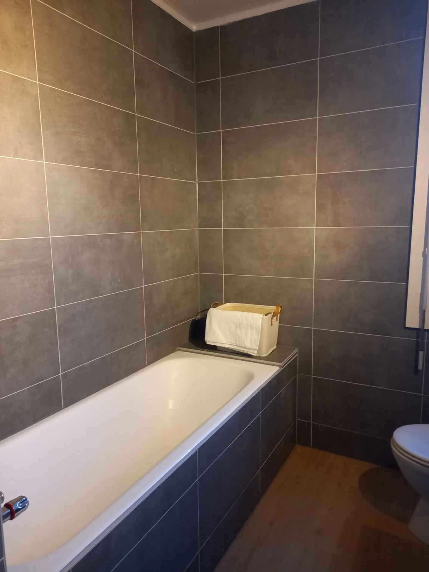 Spacious 6-room apartment featuring panoramic views of the Jura - Photo 12 of 16