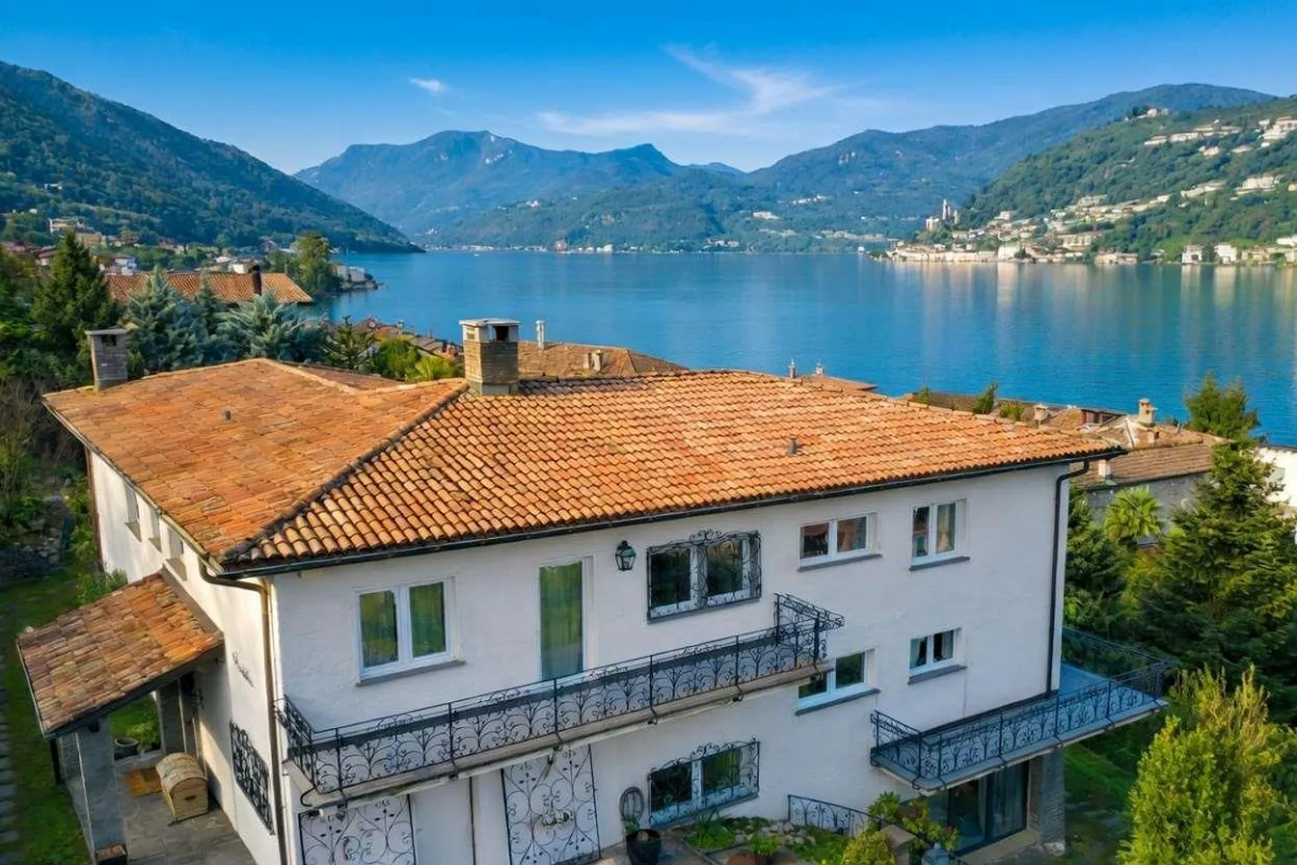 Villa panoramica sul Lago Ceresio - Foto 1 di 13