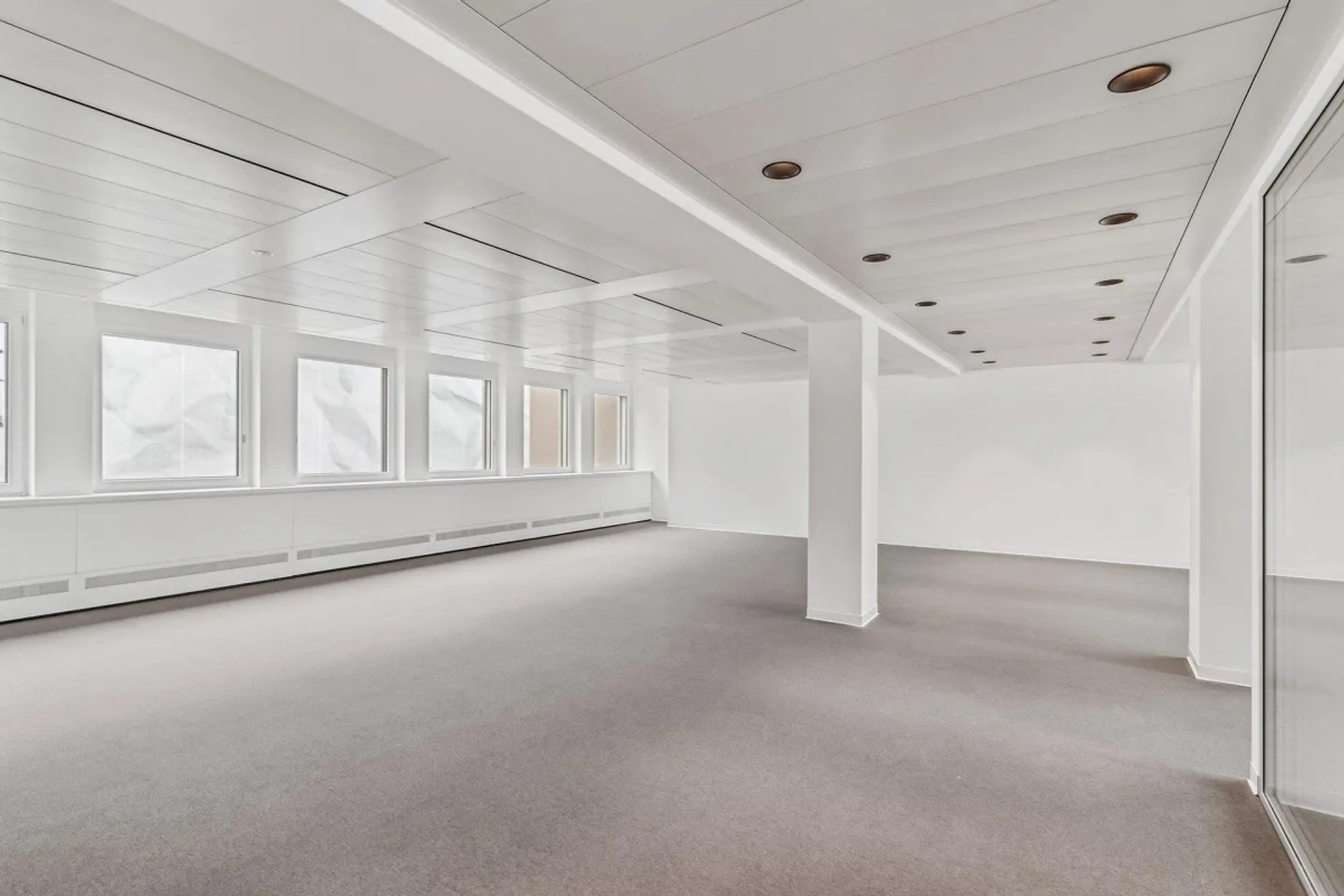 Renovation completed: Your office at Paradeplatz - Photo 2 of 8