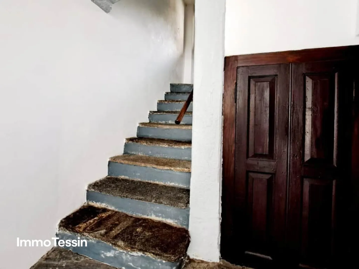 5.1% RETURN: Small multi-family house with 3 apartments nearby ... - Photo 5 of 13