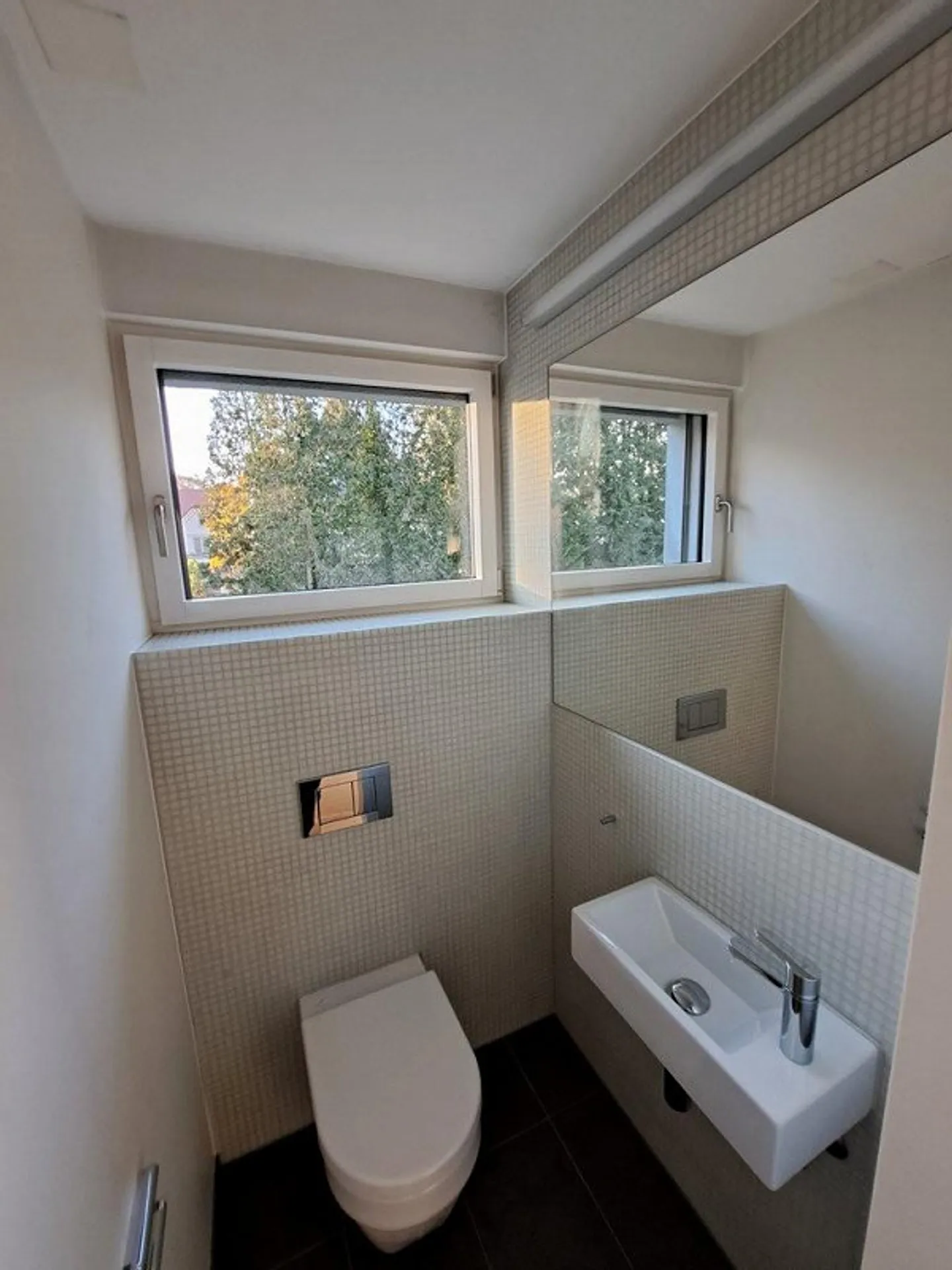 Exclusive living with mountain and lake views! - Photo 11 of 11