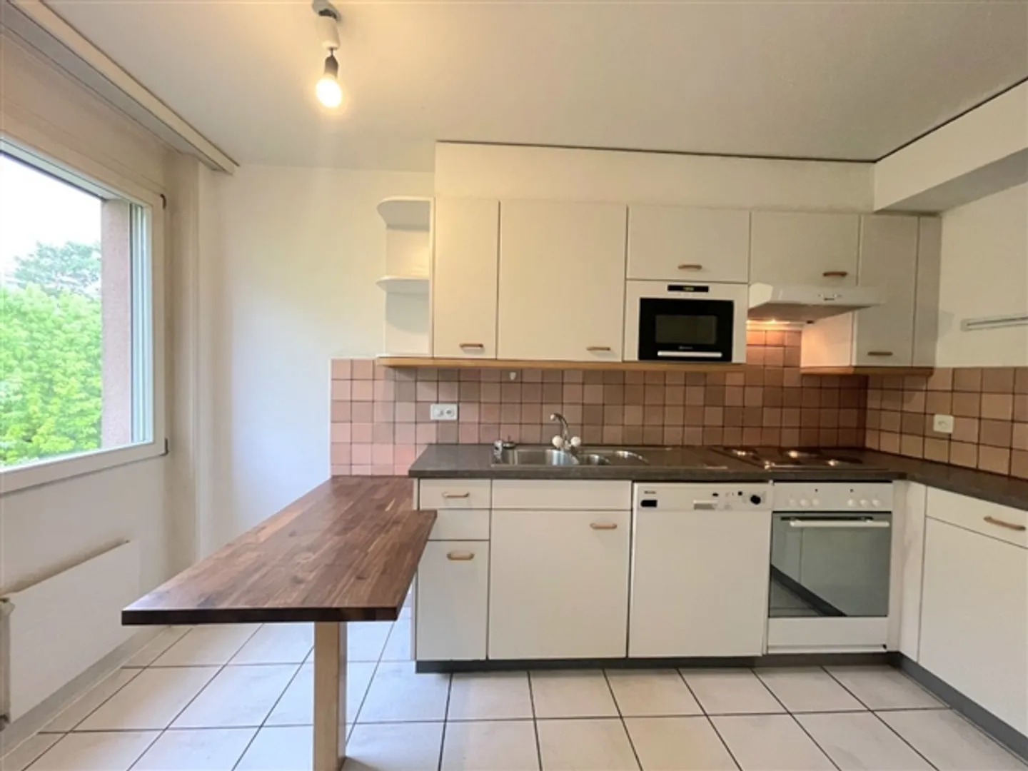 3.5 rooms on the 2nd floor, offered for first rental. - Photo 4 of 6