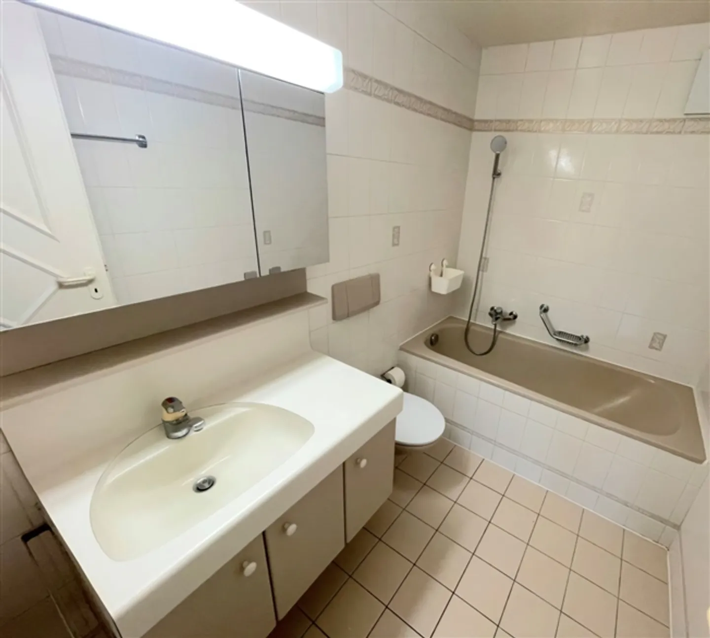 3.5 rooms on the 2nd floor, offered for first rental. - Photo 6 of 6