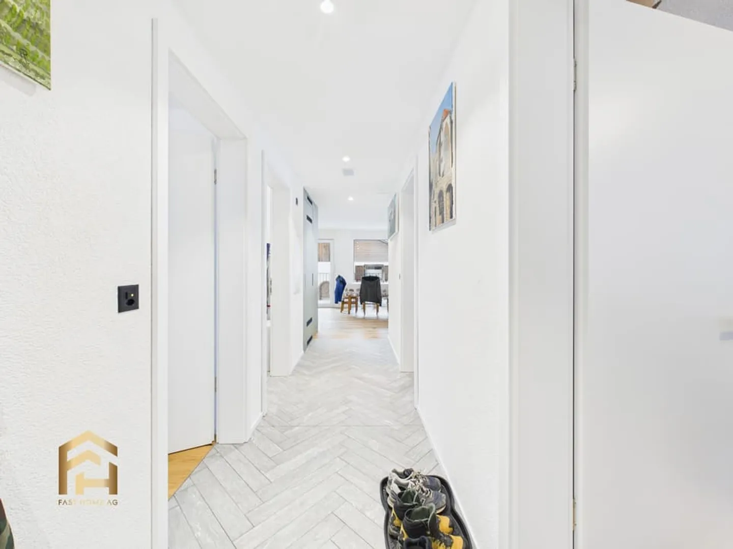 Luminoso appartamento nuovo di 4,5 locali con balcone e ascensore a St. Niklaus - Foto 9 di 13