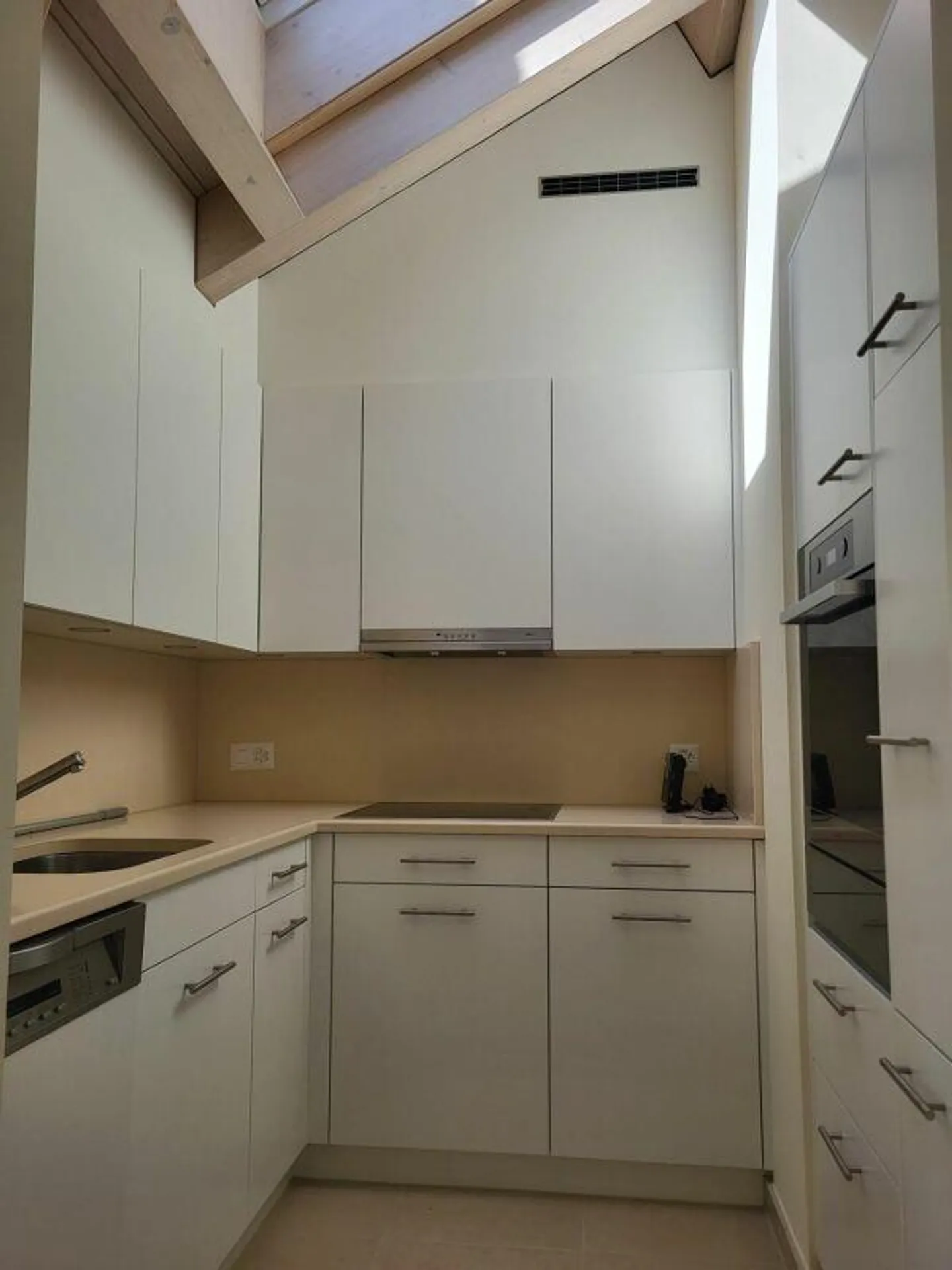 High-quality penthouse apartment with a view of the golf course - Photo 3 of 16