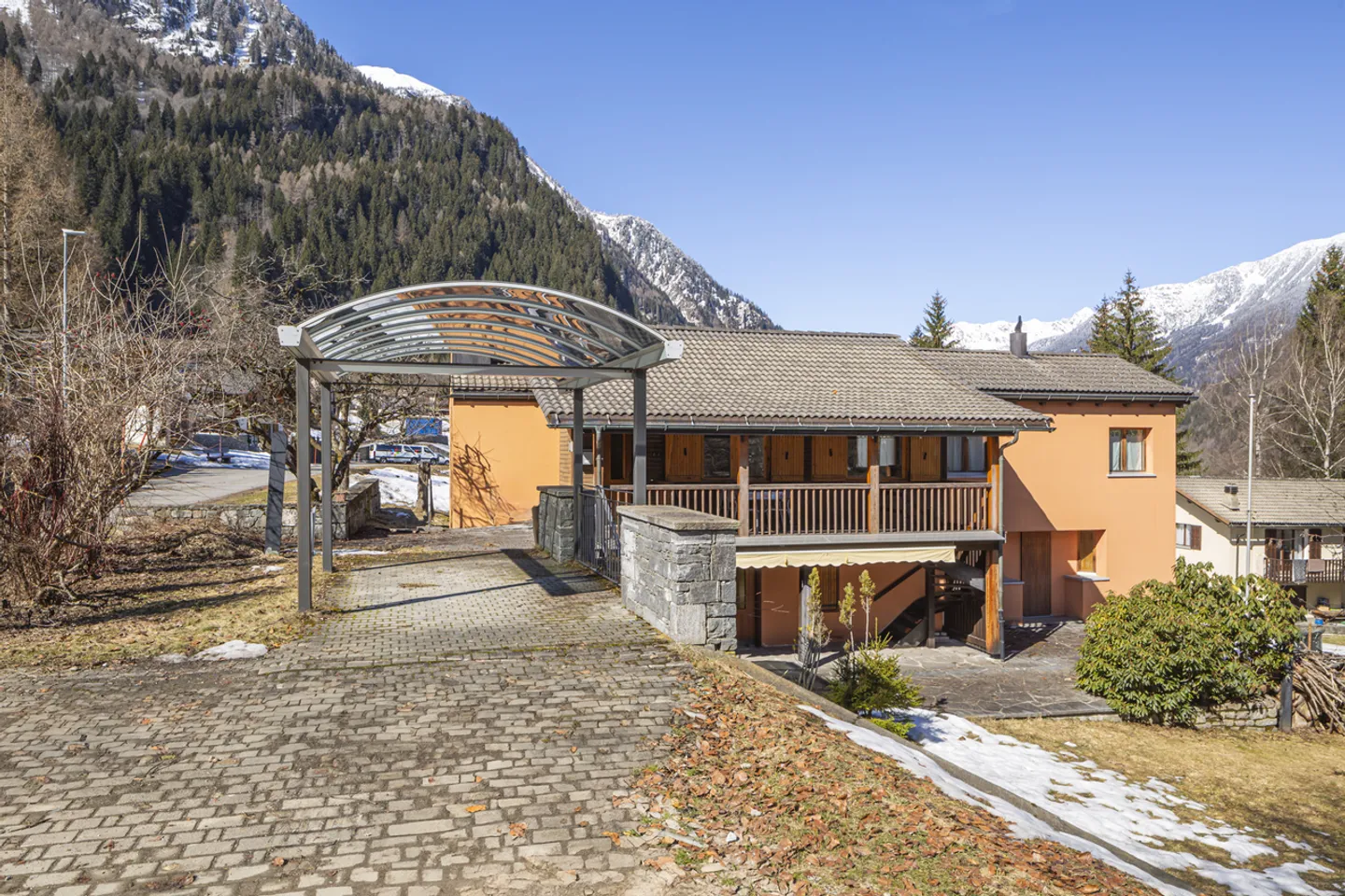 PROPRIETÀ ESCLUSIVA NELLA SPLENDIDA LEVENTINA | EXKLUSIVE IMMOBILIE... - Foto 2 di 6