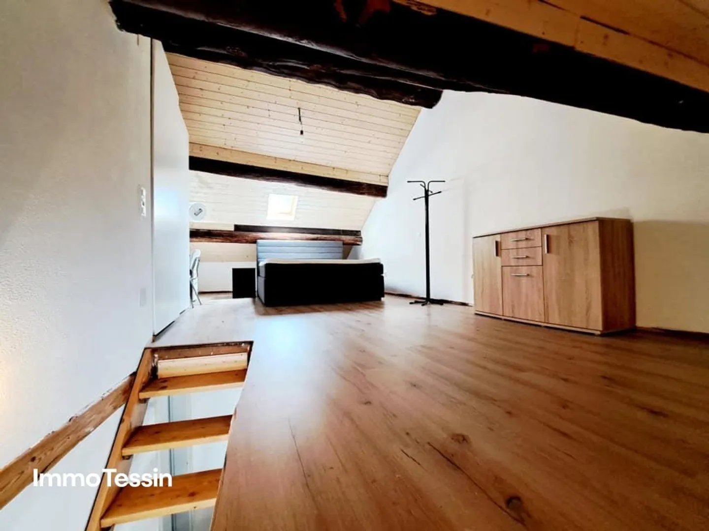 5.1% RETURN: Small multi-family house with 3 apartments nearby ... - Photo 10 of 13