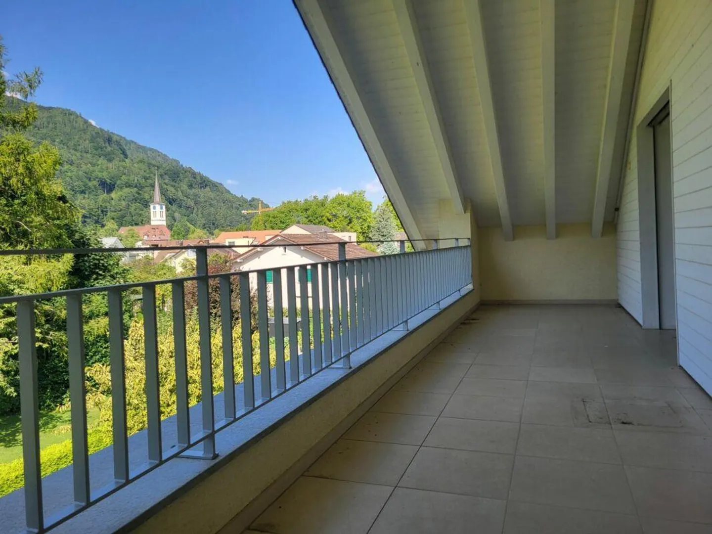 High-quality penthouse apartment with a view of the golf course - Photo 12 of 16