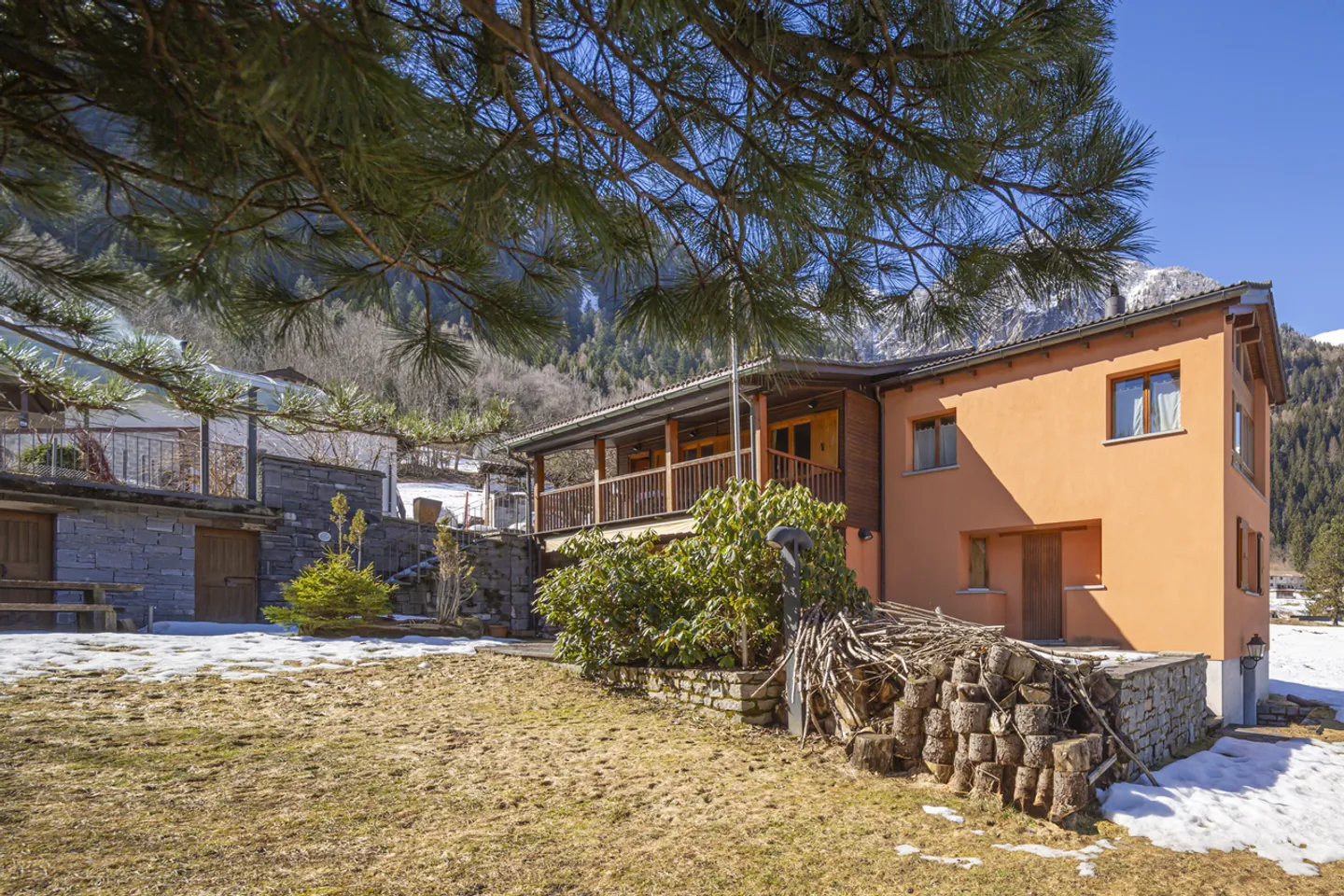 PROPRIETÀ ESCLUSIVA NELLA SPLENDIDA LEVENTINA | EXKLUSIVE IMMOBILIE... - Foto 6 di 6