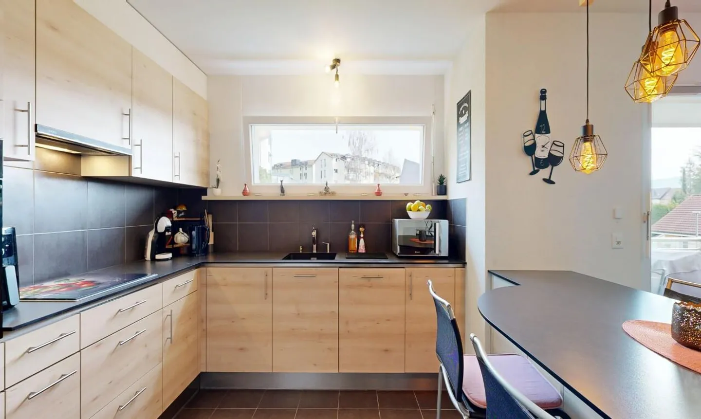 Helle 3,5-Zimmer-Wohnung mit Balkon in Oron-la-Ville - Foto 4 von 11