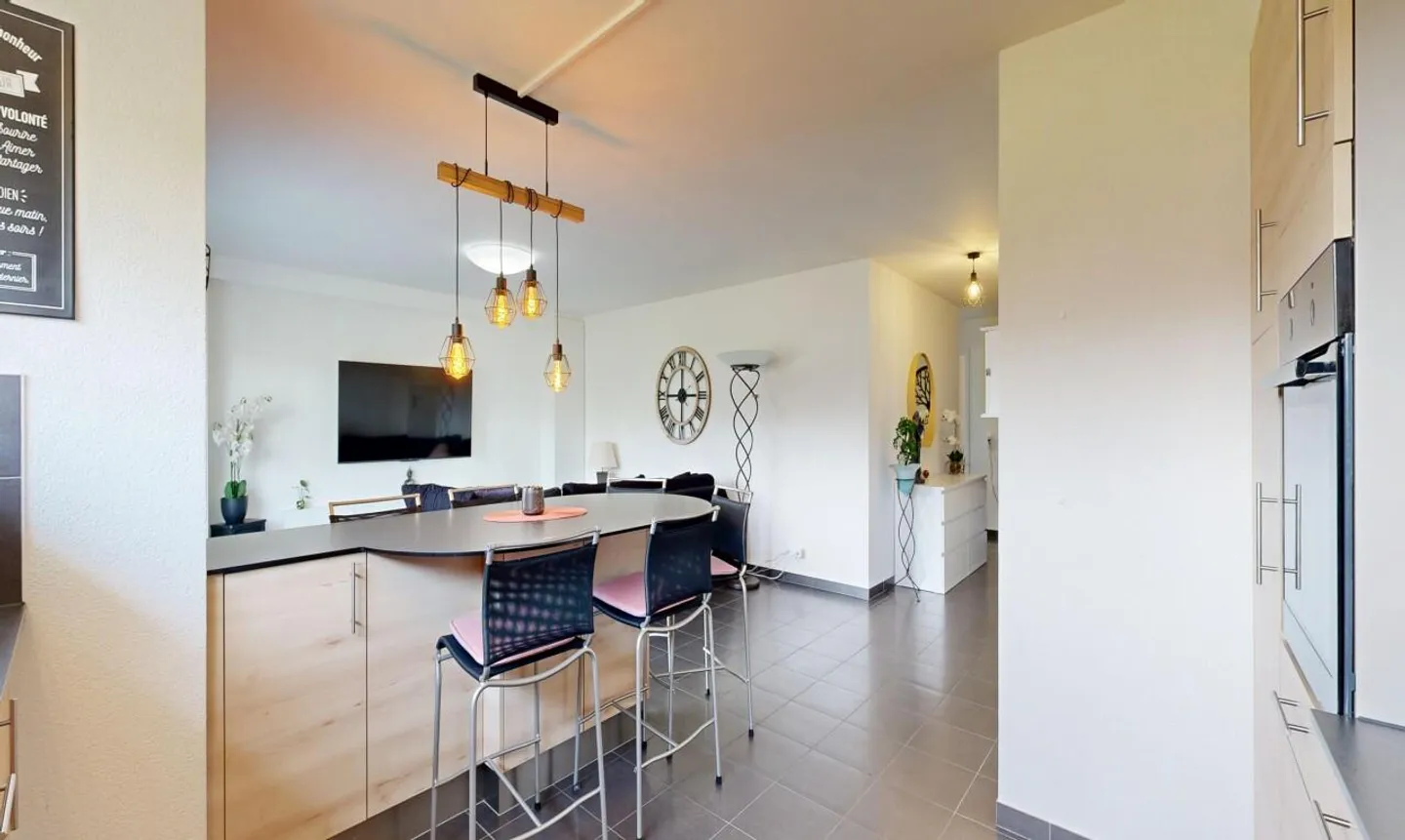 Helle 3,5-Zimmer-Wohnung mit Balkon in Oron-la-Ville - Foto 5 von 11