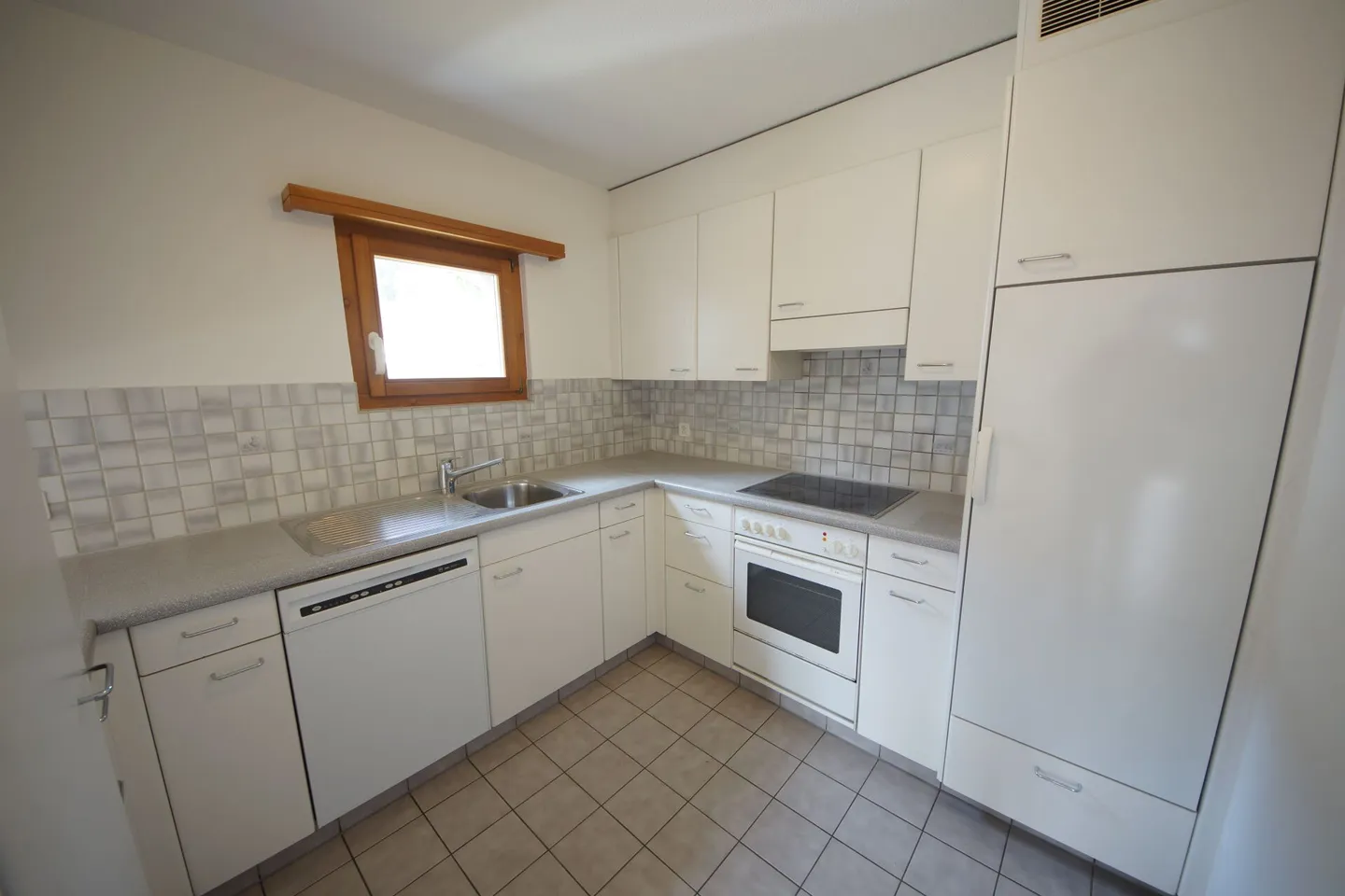 Appartamento 4.5 locali con area giardino - Foto 3 di 12