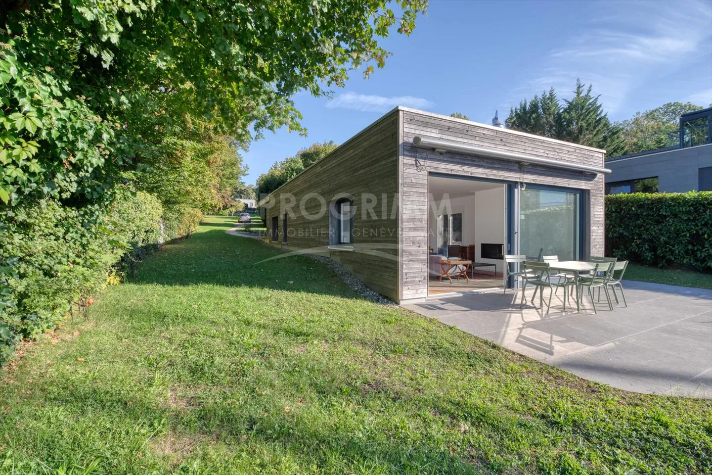 Villa fronte acqua - 3 camere da letto - Molo + Posto barca - Foto 1 di 9