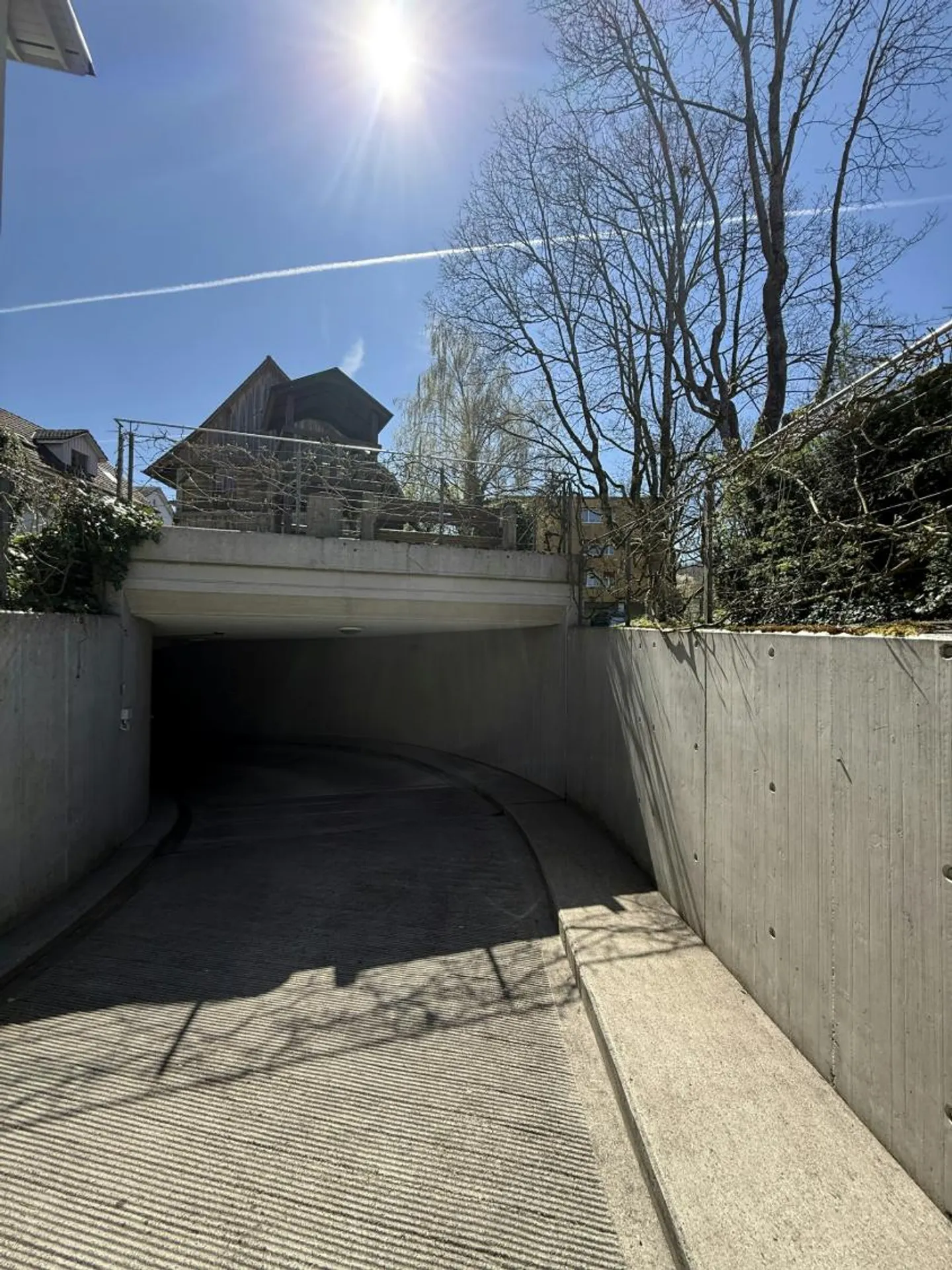 Tiefgaragenparkplatz in Schlieren - Foto 1 von 8