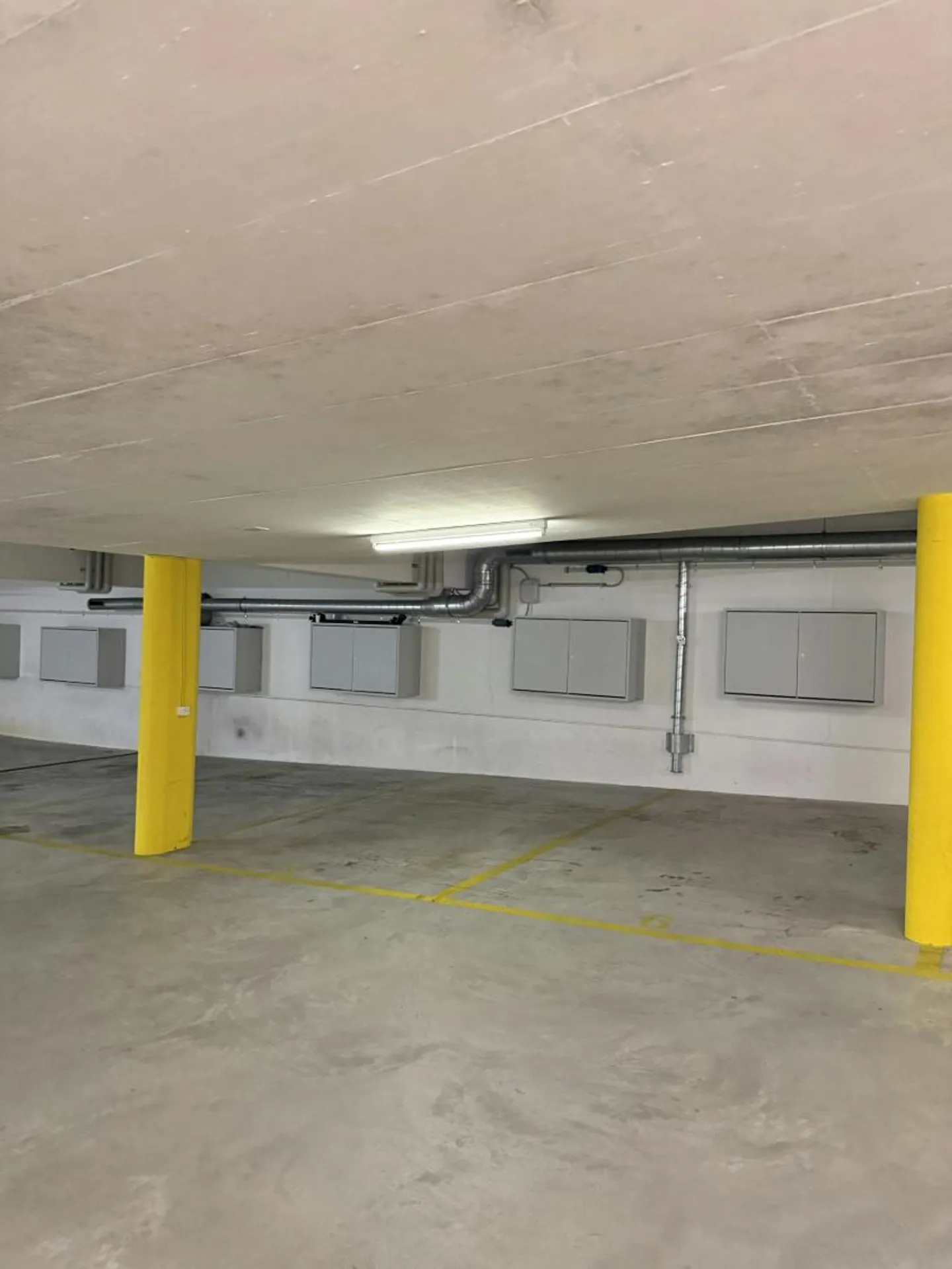 Tiefgaragenparkplatz in Schlieren - Foto 7 von 8