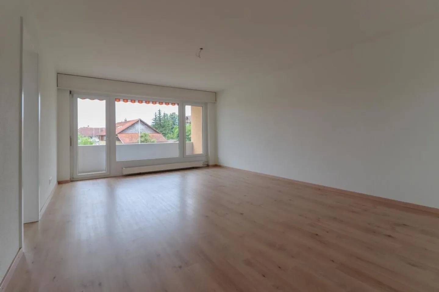 Appartamento di 4 stanze a Uttigen - Foto 3 di 10