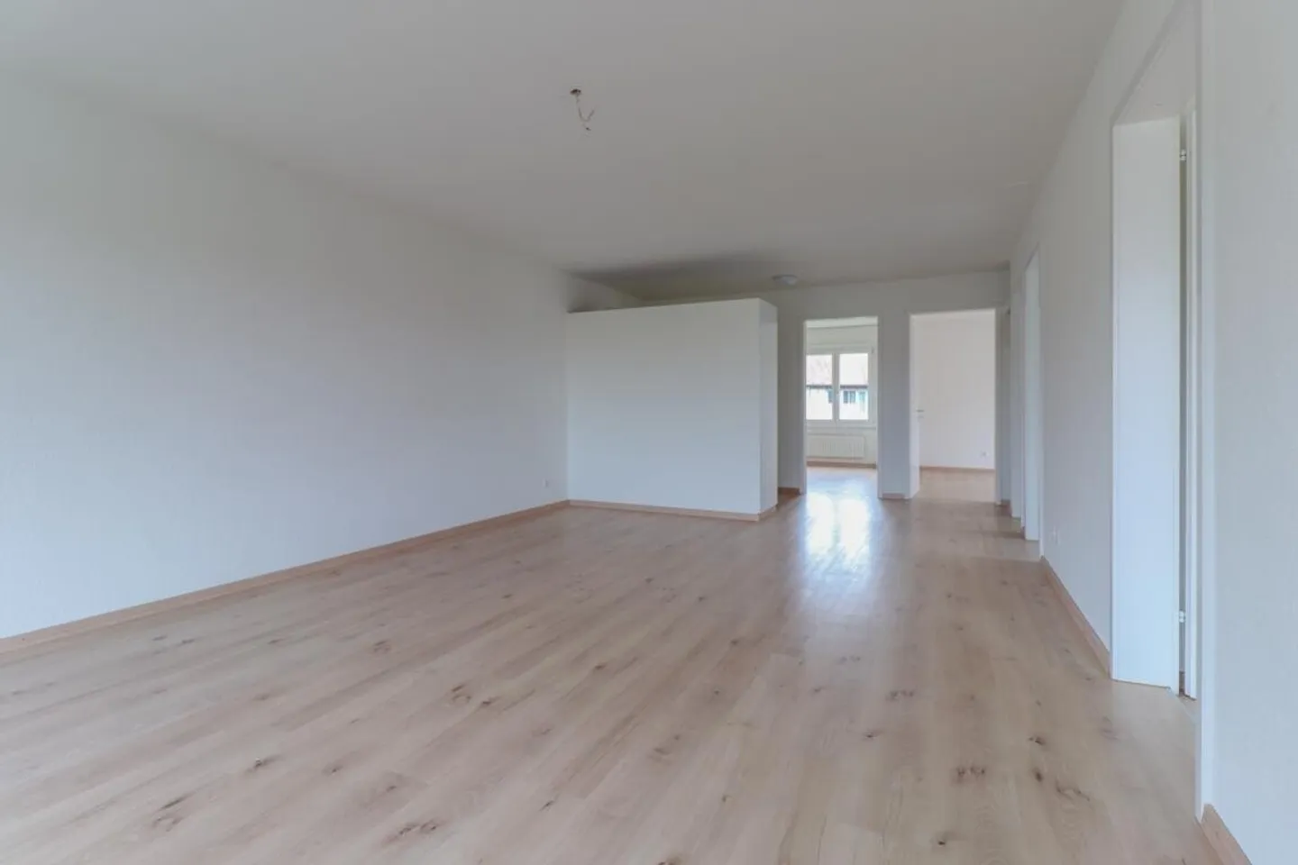 Appartamento di 4 stanze a Uttigen - Foto 4 di 10