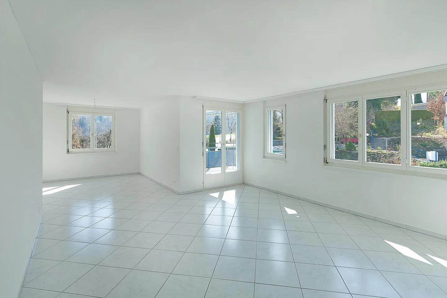 Appartement lumineux et rénové dans un emplacement calme et central - Photo 3 sur 8