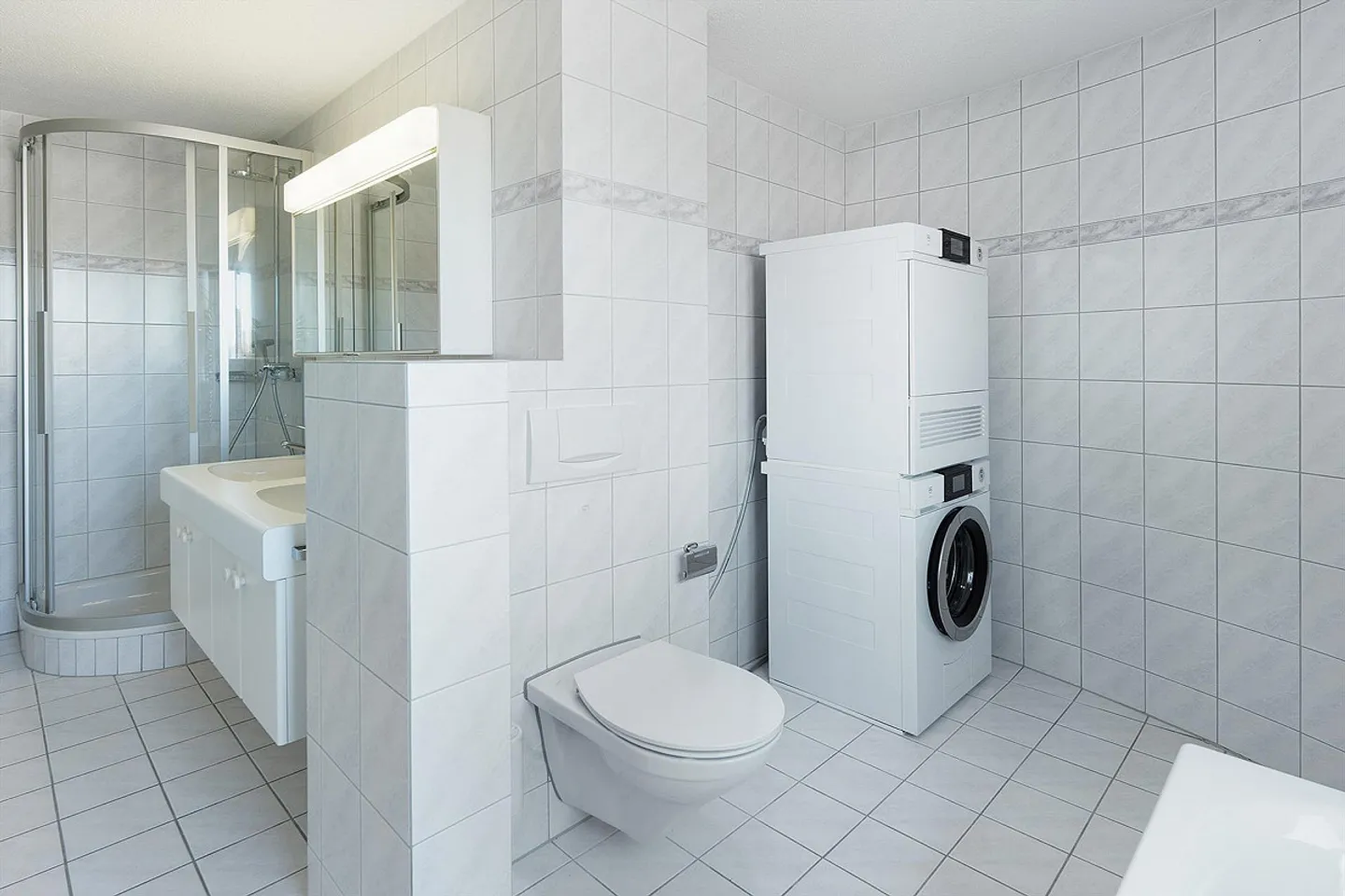 Appartement lumineux et rénové dans un emplacement calme et central - Photo 8 sur 8