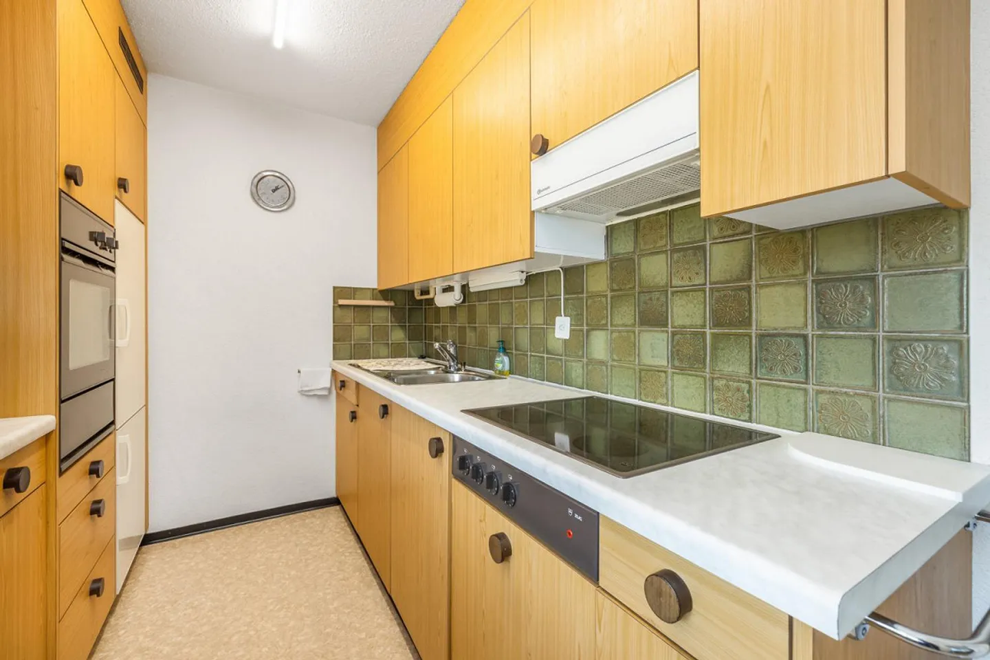 Sunny Apartment - Photo 4 of 9