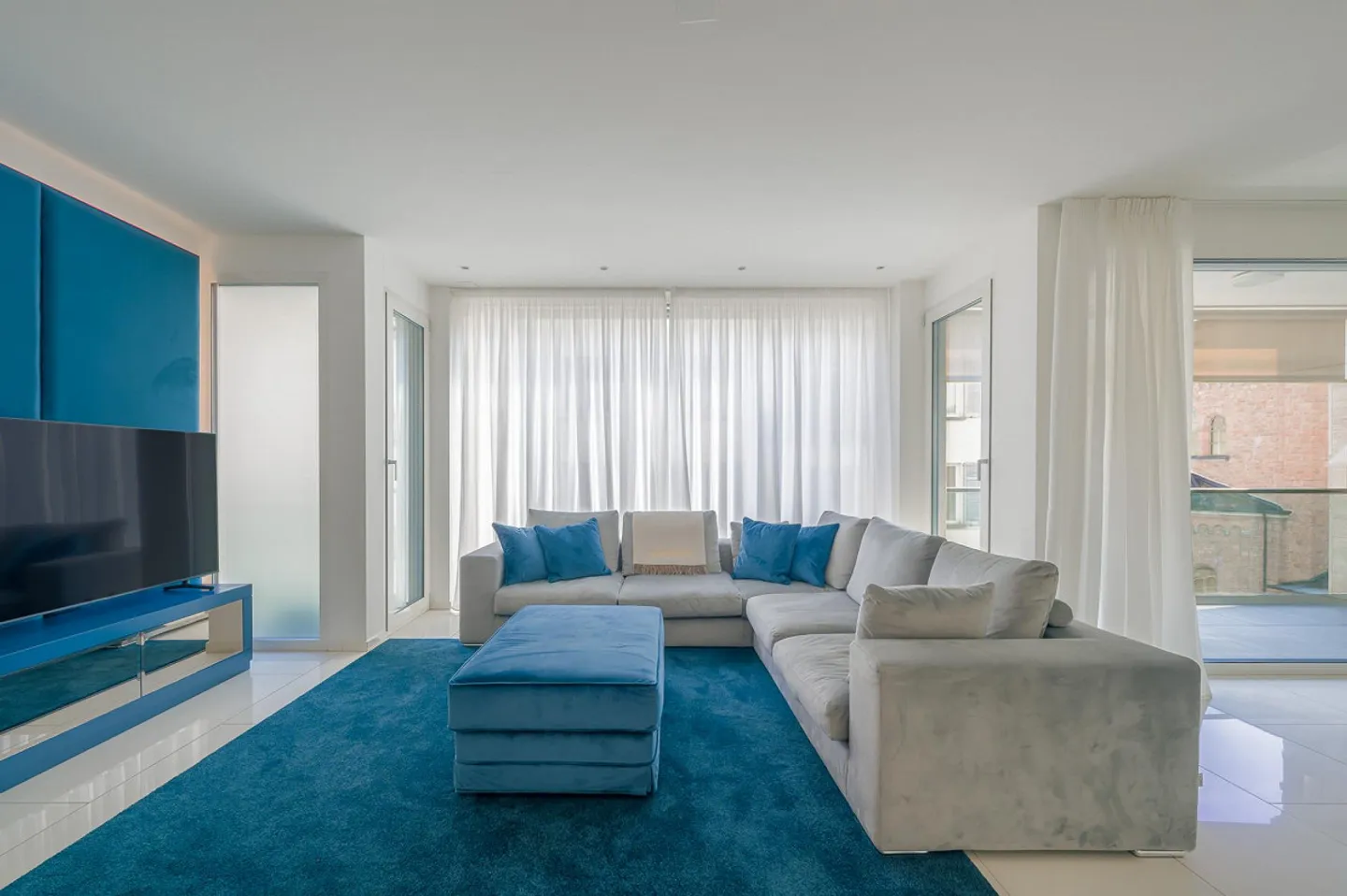 3.5 ROOMS IN LUGANO CENTER - Photo 1 of 9