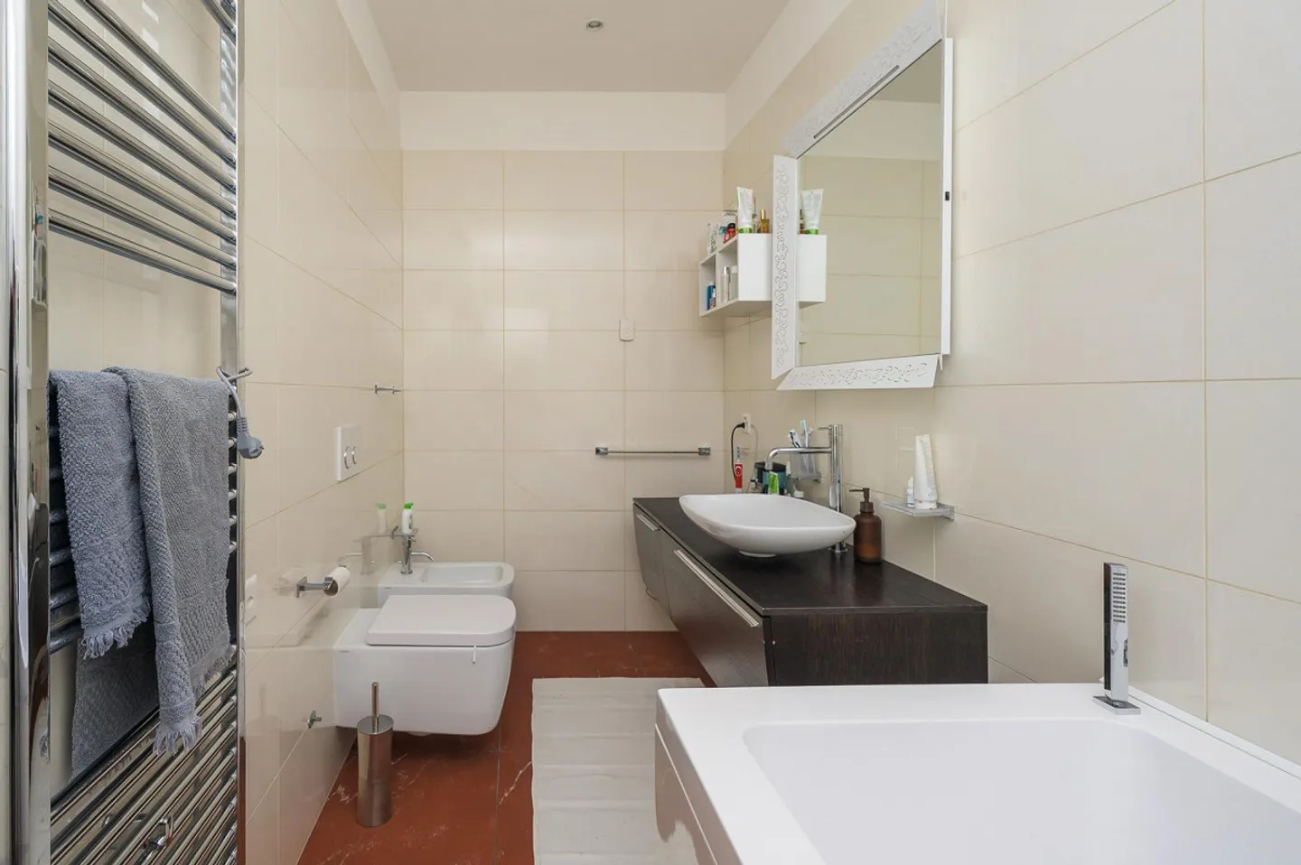 3.5 ROOMS IN LUGANO CENTER - Photo 2 of 9