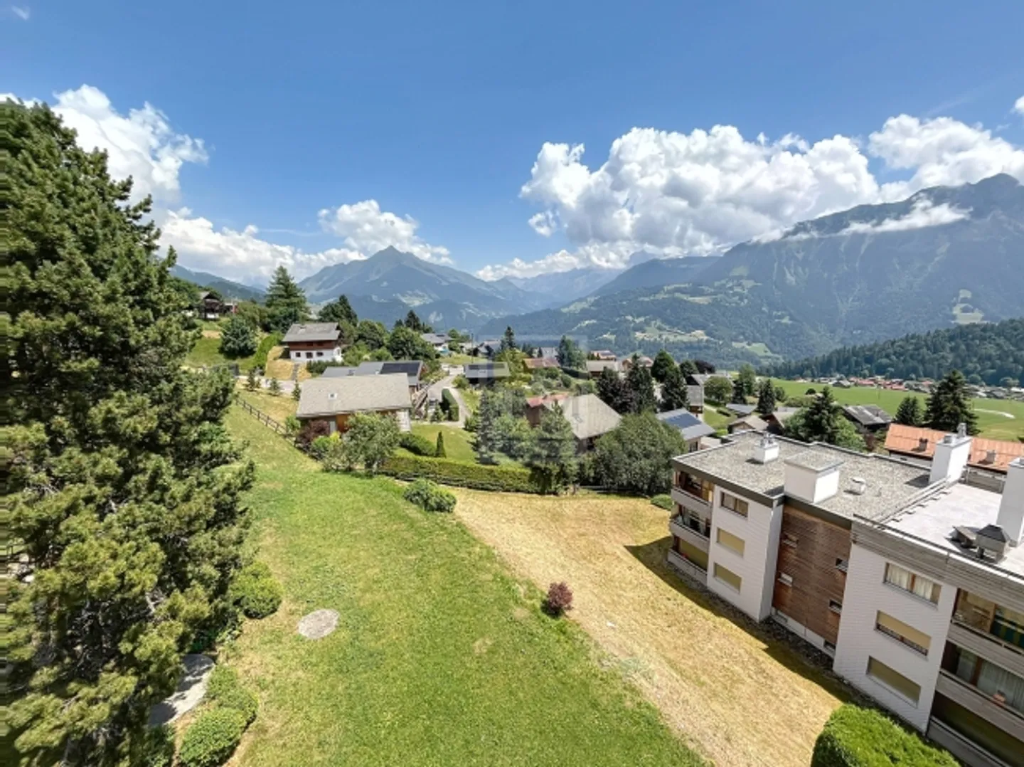 2,5-Zimmer-Wohnung im obersten Stock mit unverbautem Südblick - Foto 5 von 13