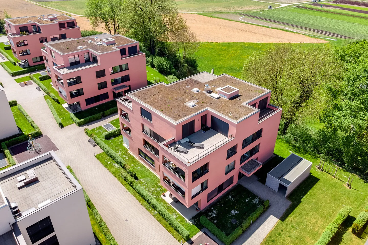 Appartement lumineux 2.5 pièces - Photo 2 sur 10