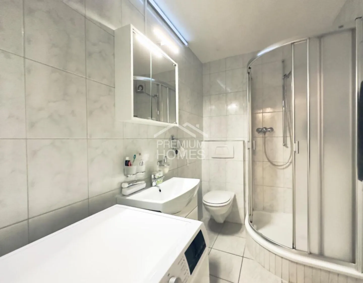 Living and Investing - with Top Connectivity - Photo 6 of 8